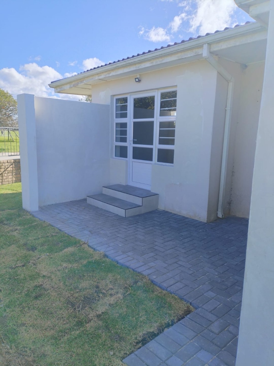 To Let 1 Bedroom Property for Rent in Fernglen Eastern Cape